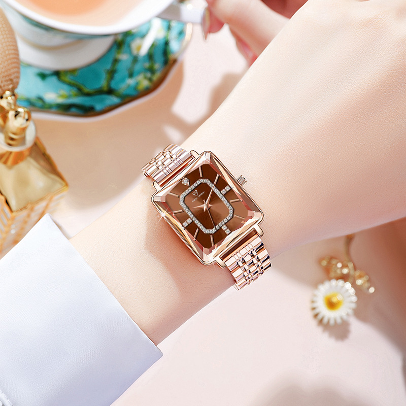CrystalLuxe™ Women’s Diamond Steel Strap Watch – Waterproof Fashion Quartz