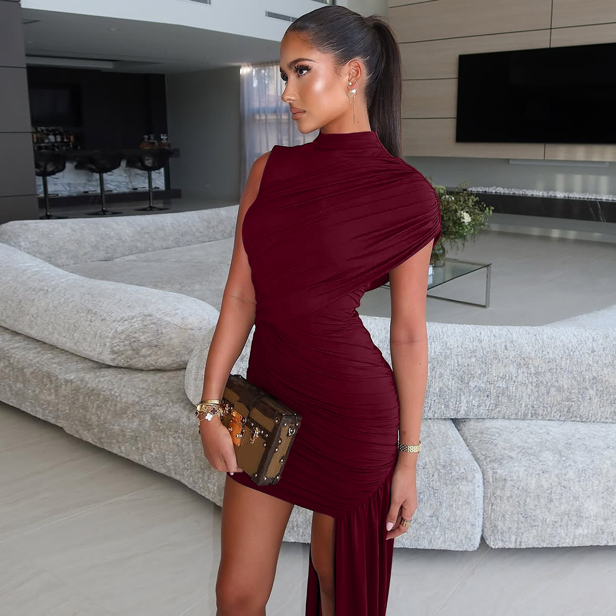 Elegant Slim Fit Sleeveless Dress – Irregular Hem Bodycon Dress with Round Neck